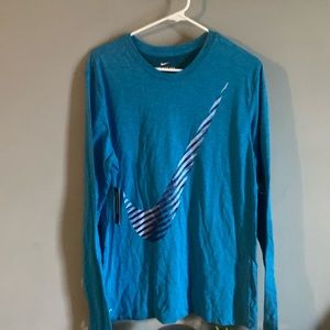 Men’s Dry Fit Nike Long Sleeve Tee *New With Tags*
